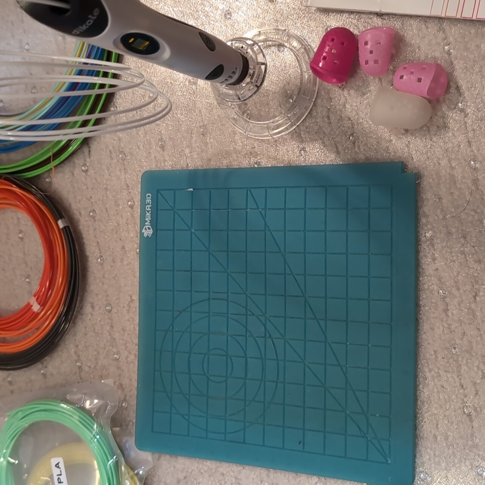 Dikale 3D Pen and Filament - Picture 3 of 10